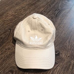 🆕 Adidas hat